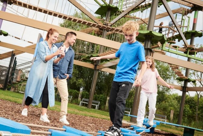 Universe, sjov, hygge, familietid, familietur, forlænget weekend tur, aktiv ferie, børneferie, børnebørn